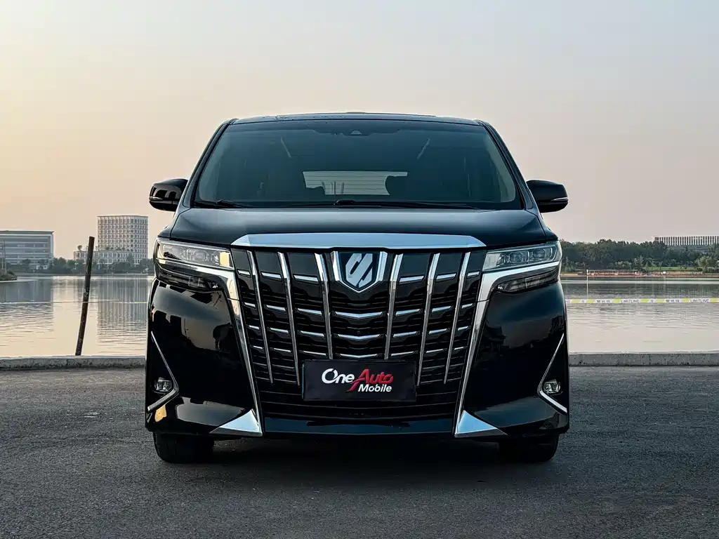 Toyota Alphard 2023 — фото 2
