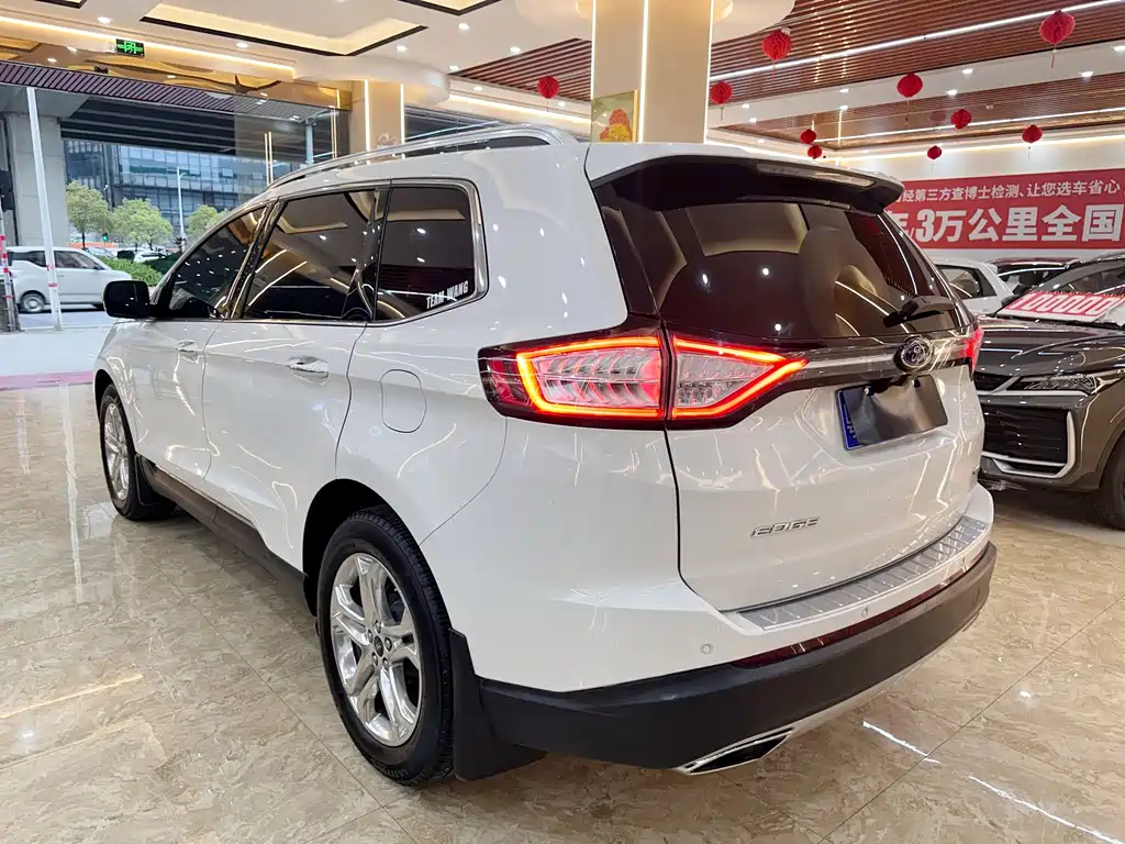 Ford Edge 2016 — фото 6
