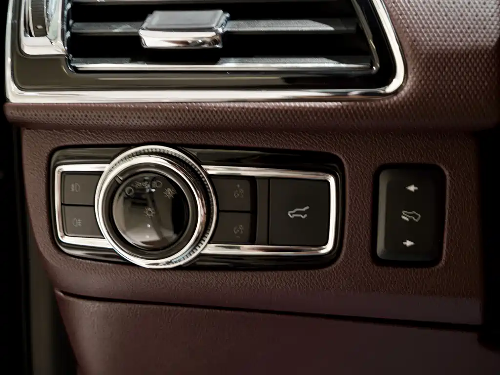 Lincoln Navigator 2020 — фото 9