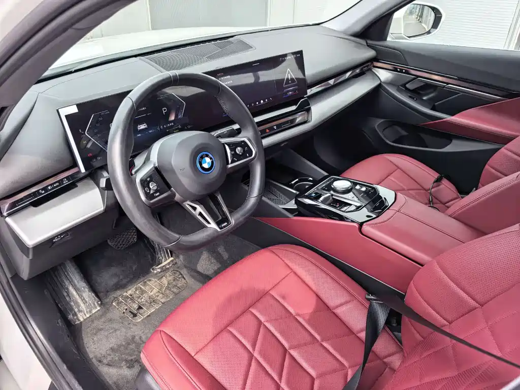 BMW i5 2025 — фото 8
