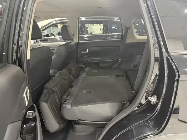 Mitsubishi Outlander 2021