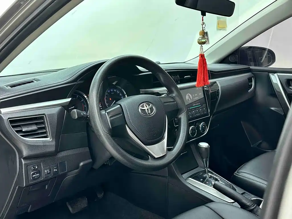 Toyota Corolla 2016 — фото 8