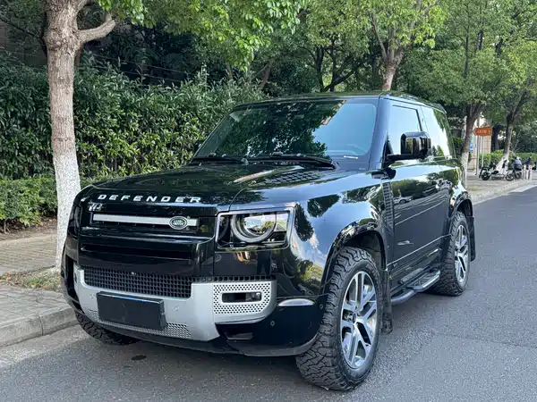 Land Rover Defender 2022