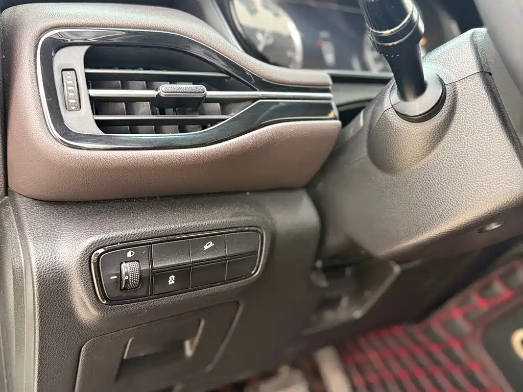 GAC Motor Trumpchi M6 2019 — фото 14