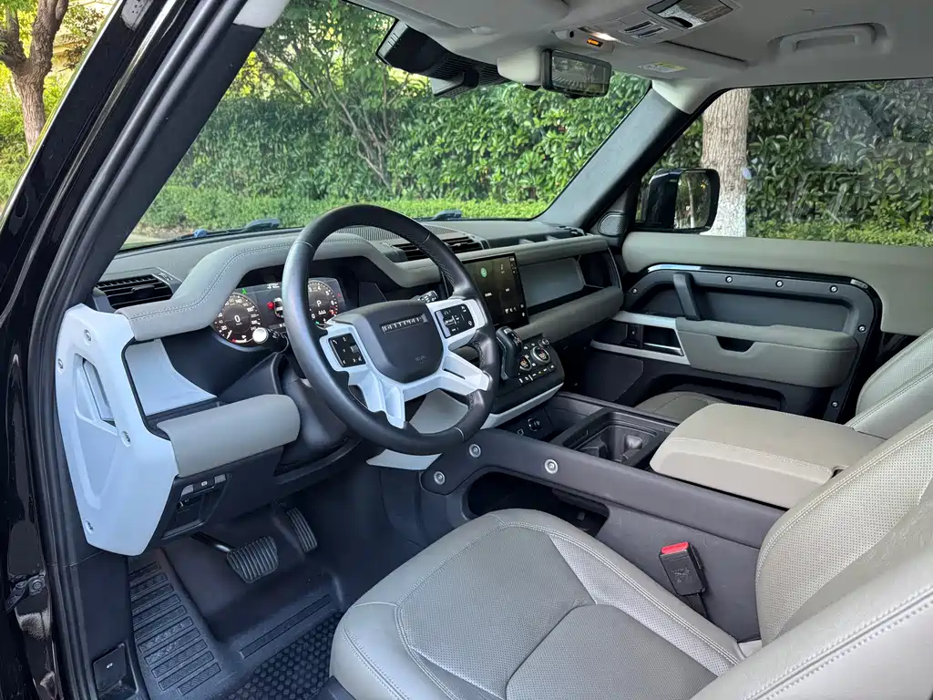 Land Rover Defender 2022 — фото 6
