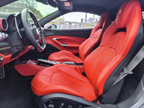 Ferrari F8 2022