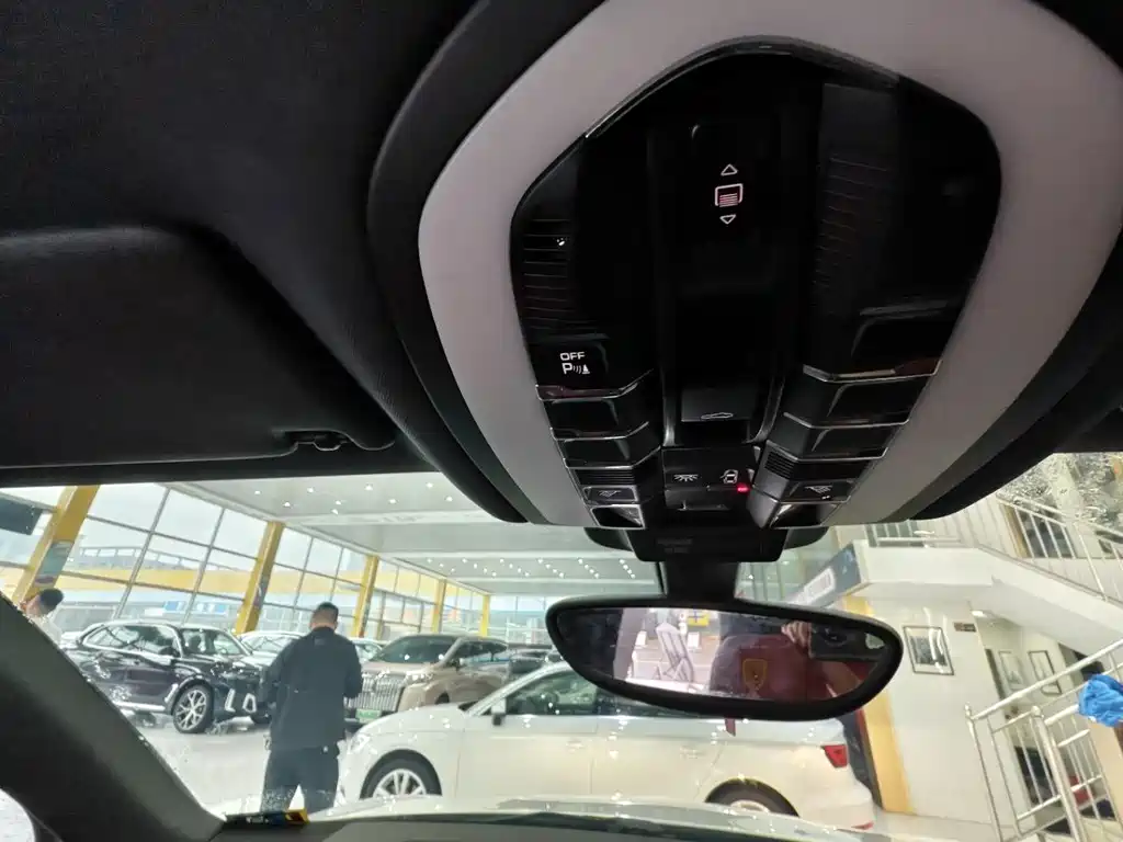 Porsche Macan 2016 — фото 17