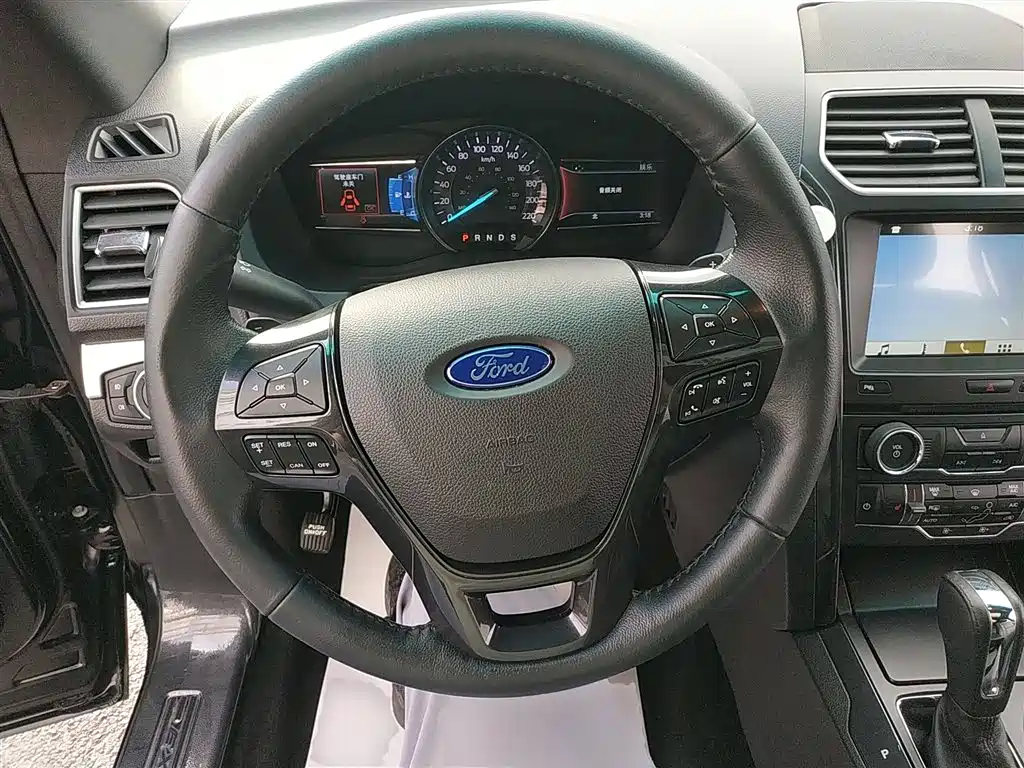 Ford Explorer 2017 — фото 8