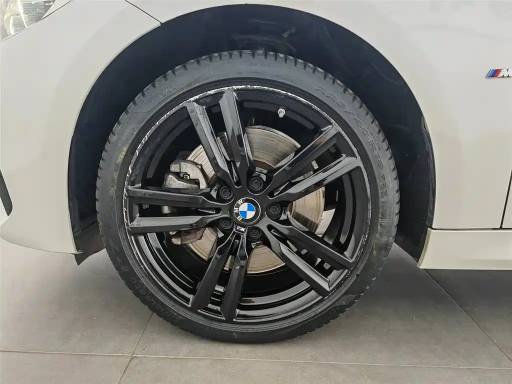 BMW 1 Series 2022 — фото 17