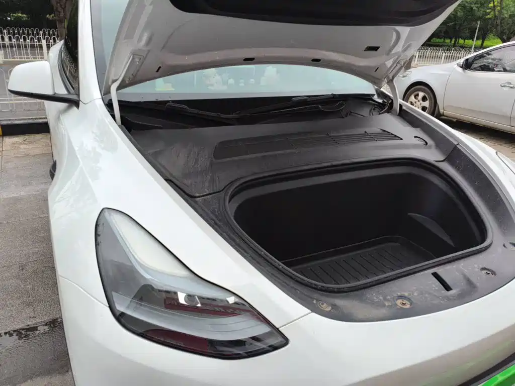 Tesla Model Y 2023 — фото 23