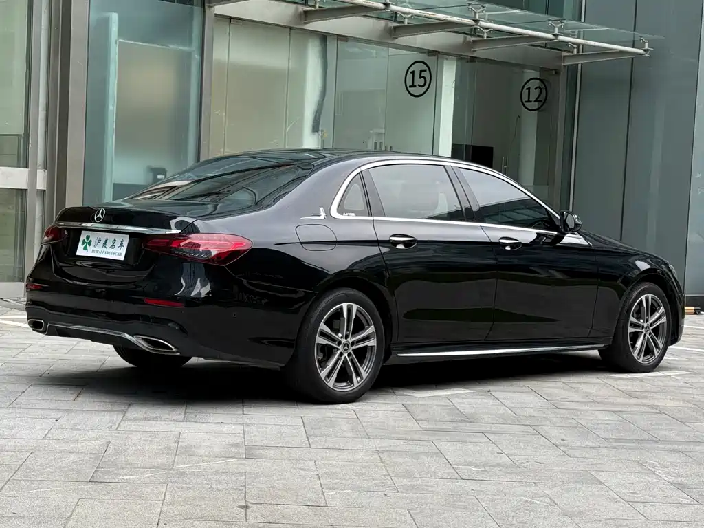 Mercedes-Benz E-Class 2021 — фото 16