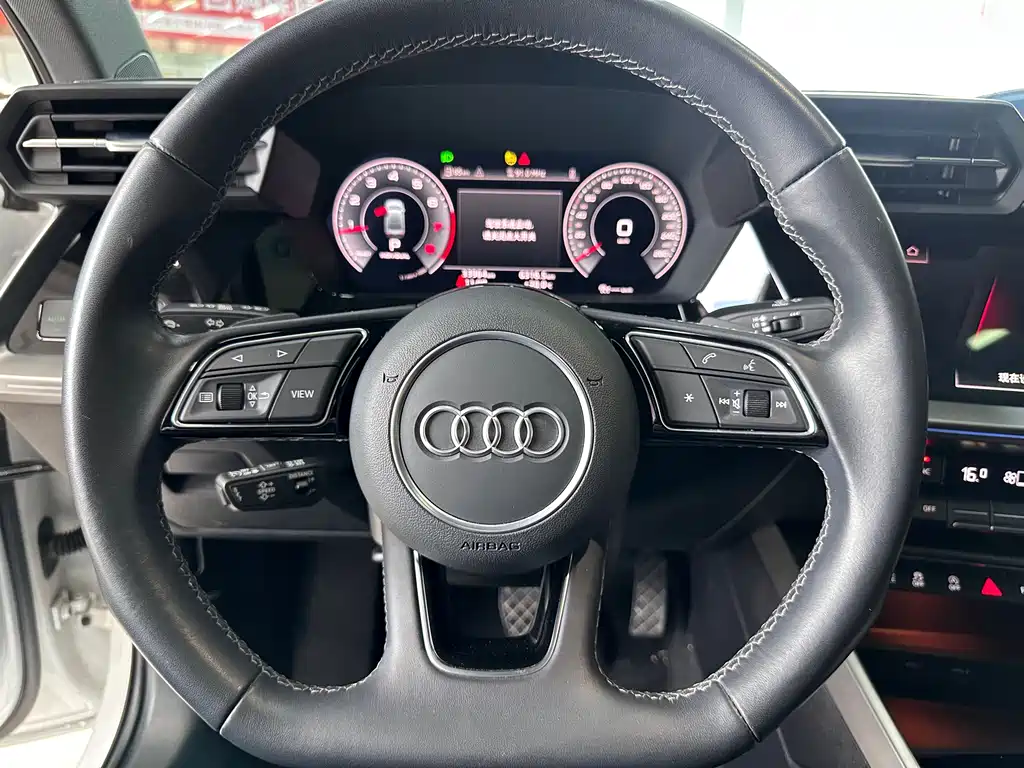 Audi A3 2022 — фото 10