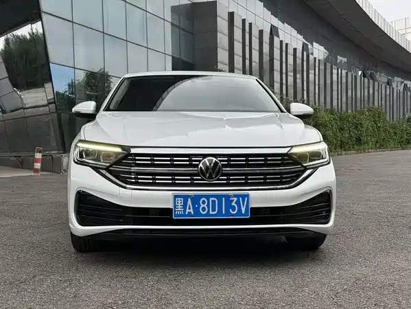Volkswagen Sagitar 2023