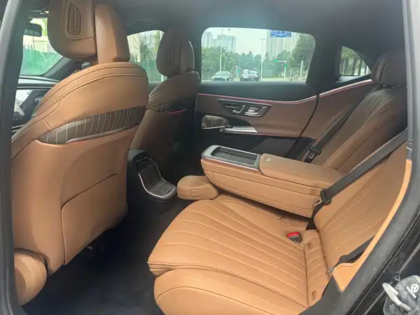 Mercedes-Benz E-Class 2025