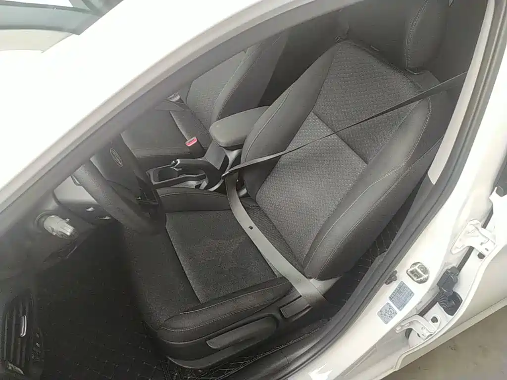Hyundai Elantra 2021 — фото 15