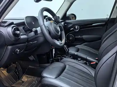 MINI MINI 2023