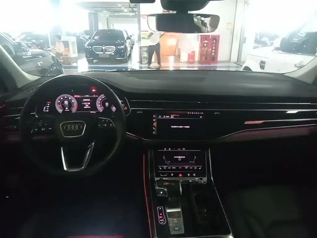 Audi Q7 2024 — фото 10