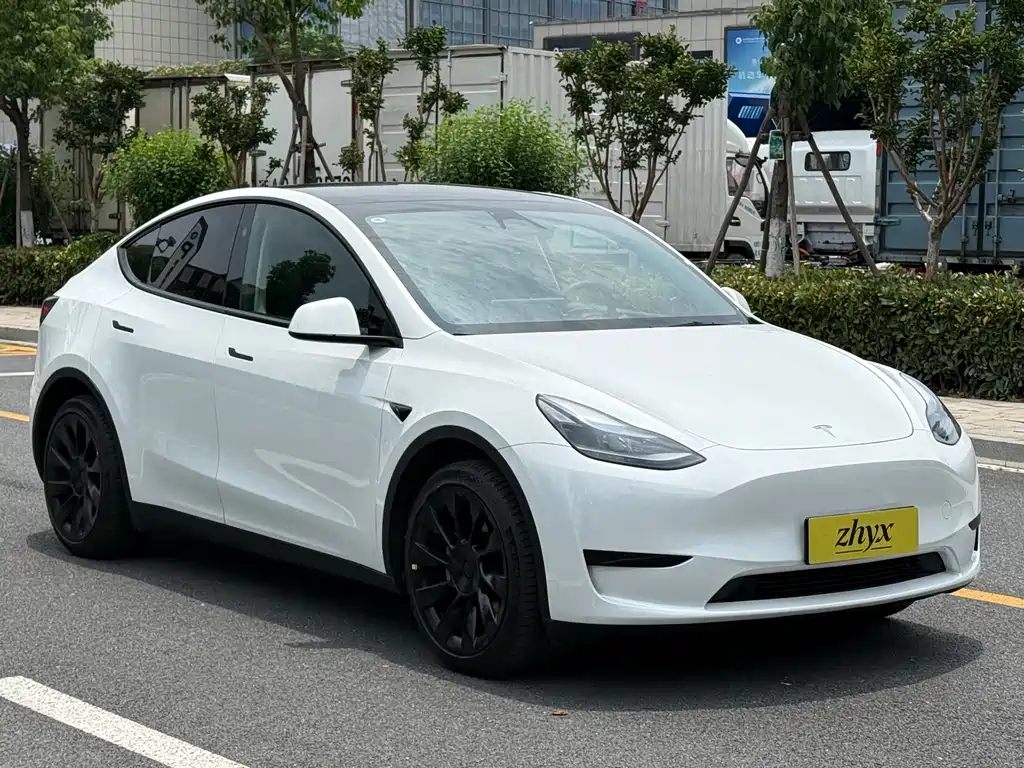 Tesla Model Y 2024 — фото 3