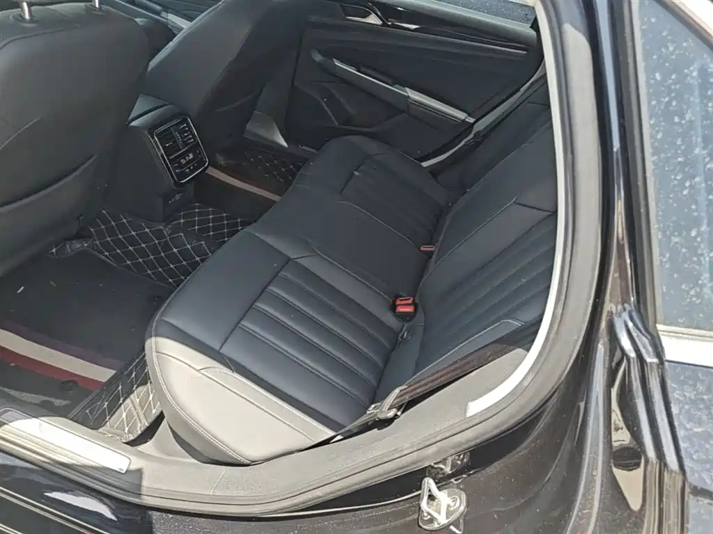 Volkswagen Passat PHEV 2022 — фото 17
