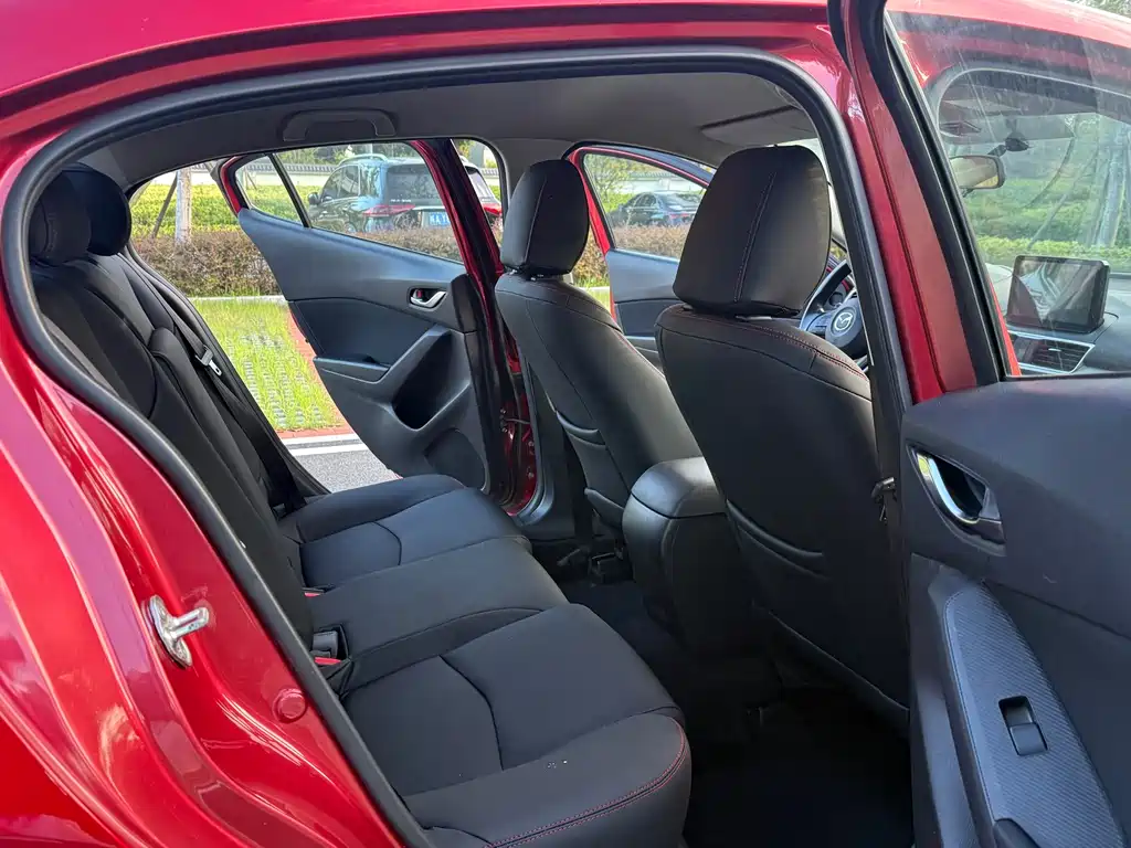 Mazda 3 Angkesela 2016