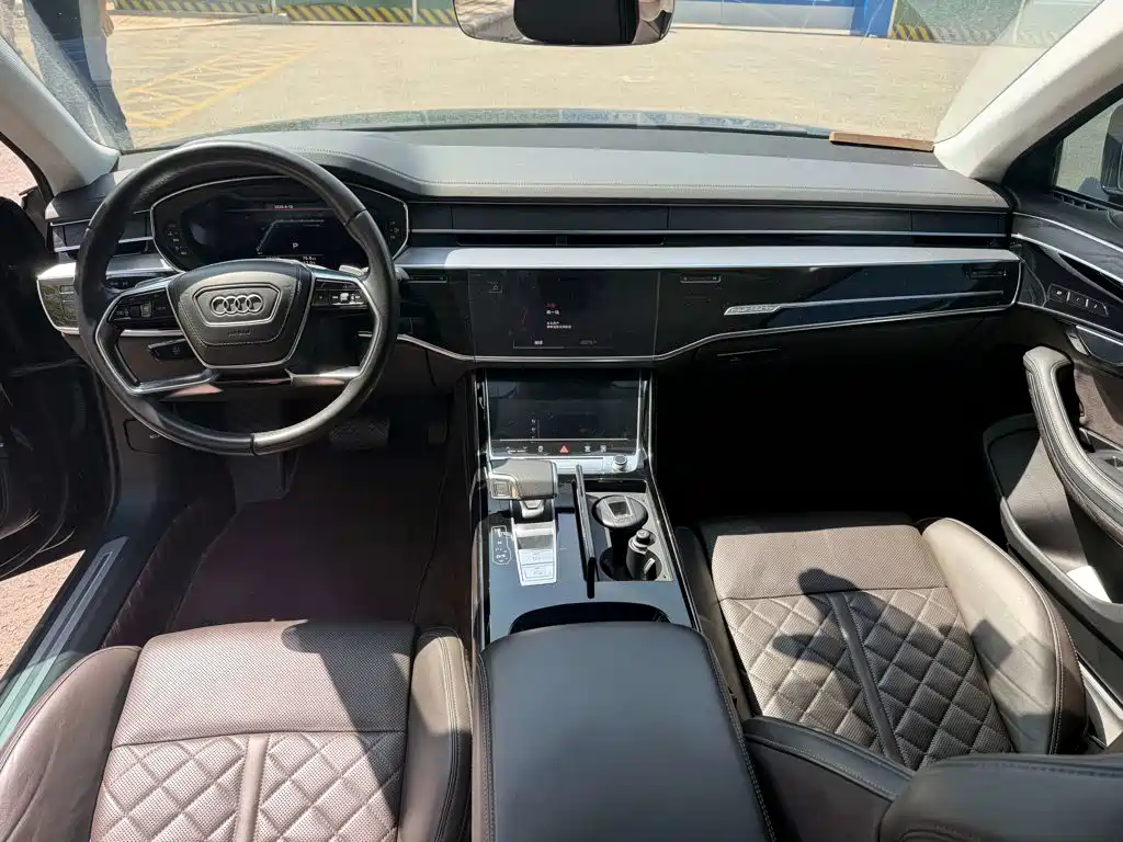 Audi A8 2024
