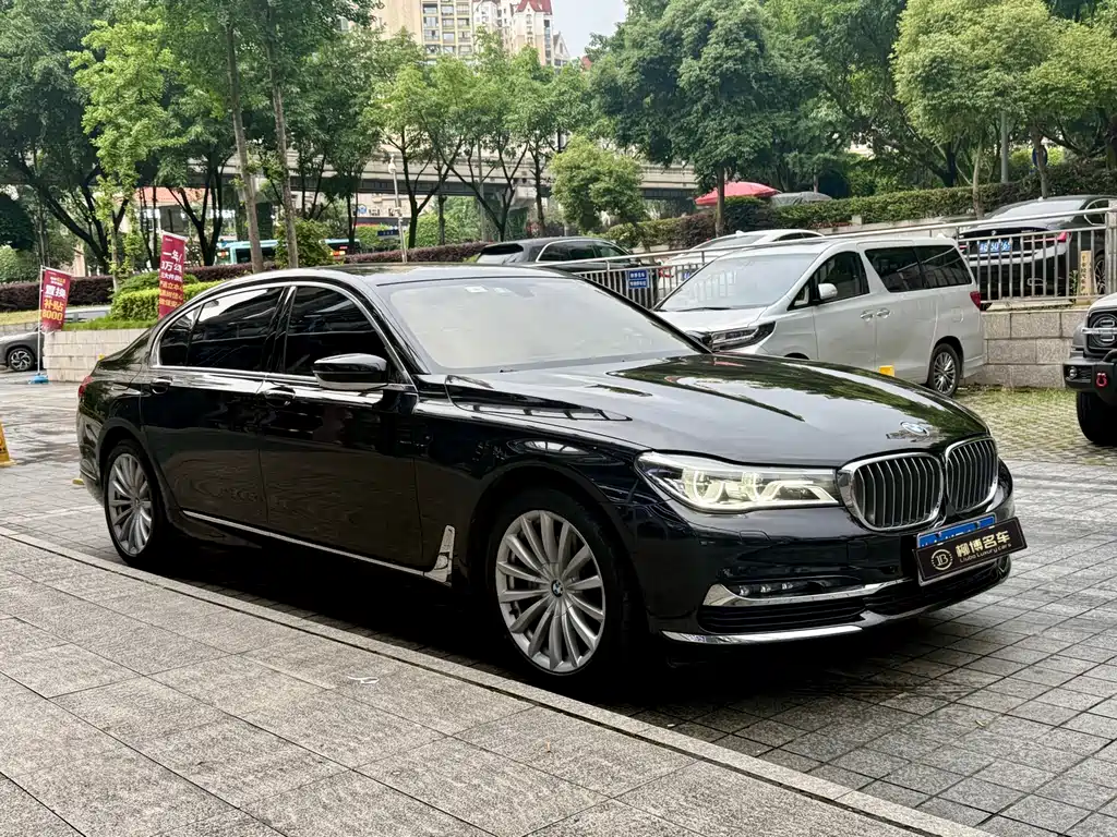 BMW 7 Series 2017 — фото 2