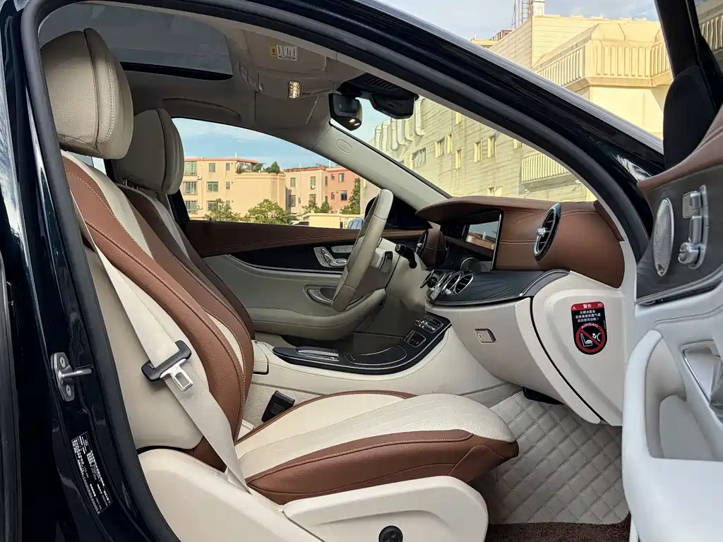 Mercedes-Benz E-Class 2022 — фото 17