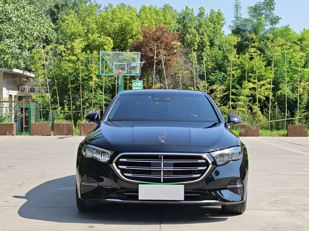 Mercedes-Benz E-Class 2024