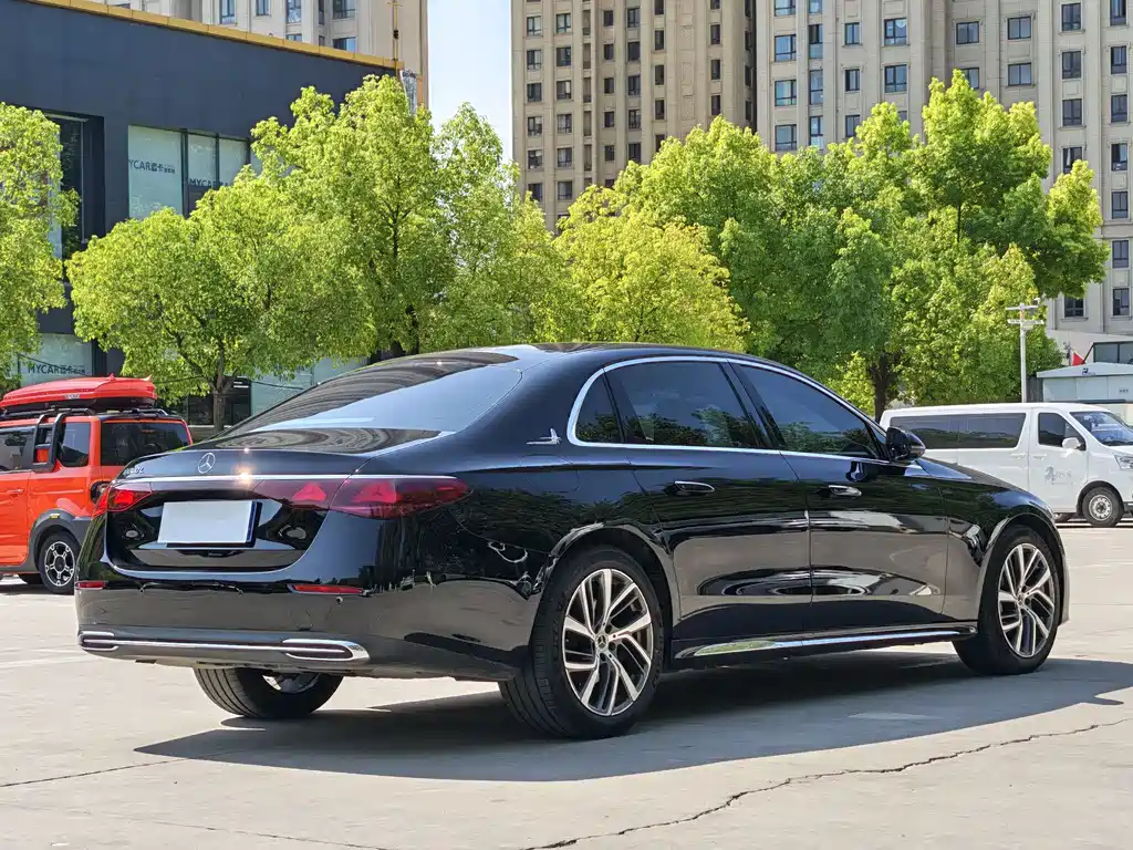 Mercedes-Benz E-Class 2024