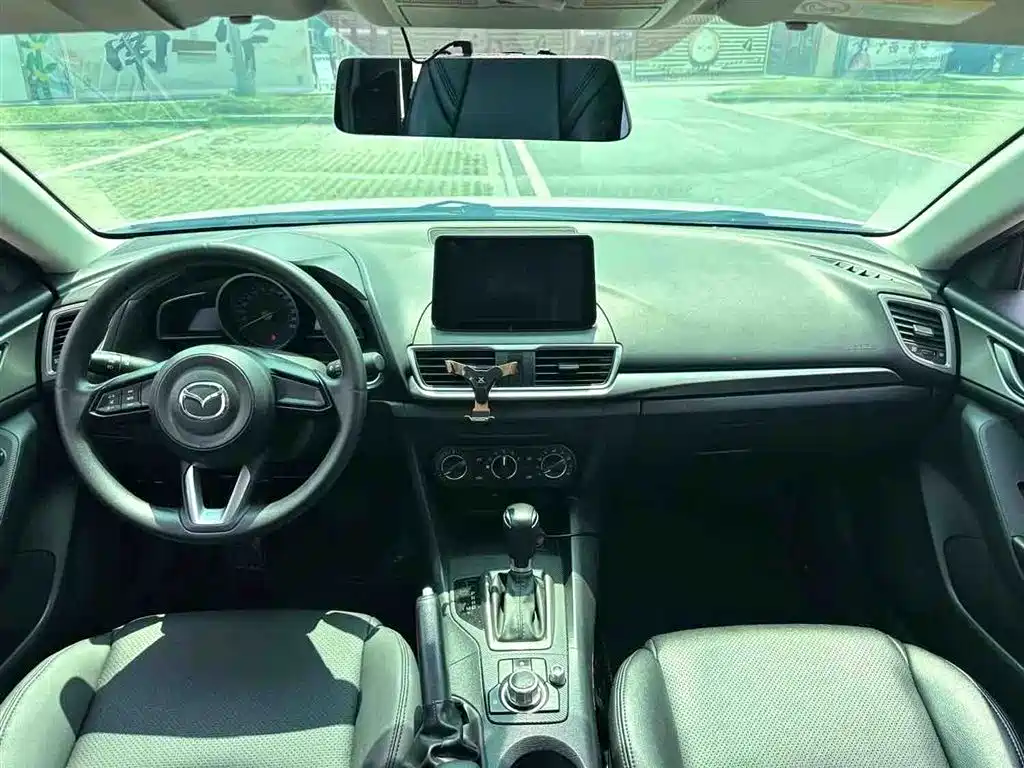 Mazda 3 Axela 2018