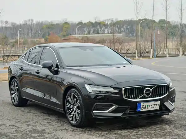 Volvo S60 2022