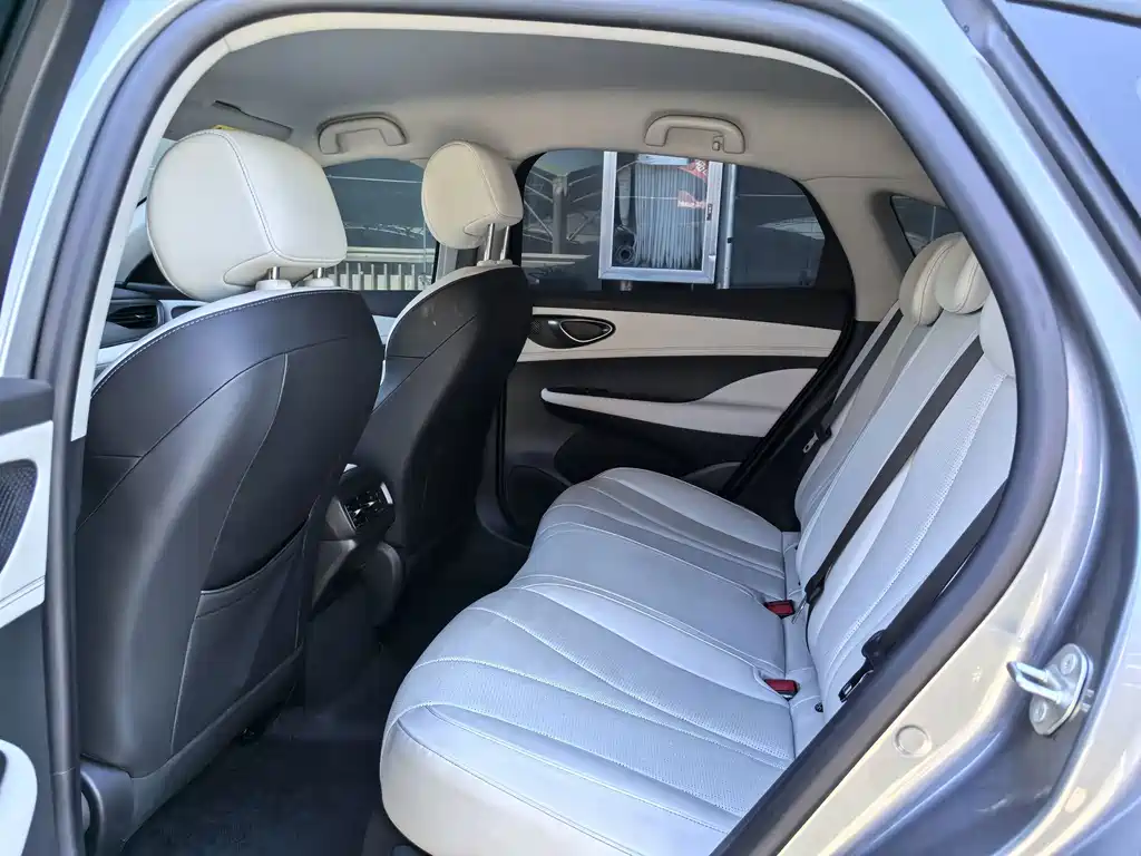 BYD Seal 05 DM-i 2025 — фото 9
