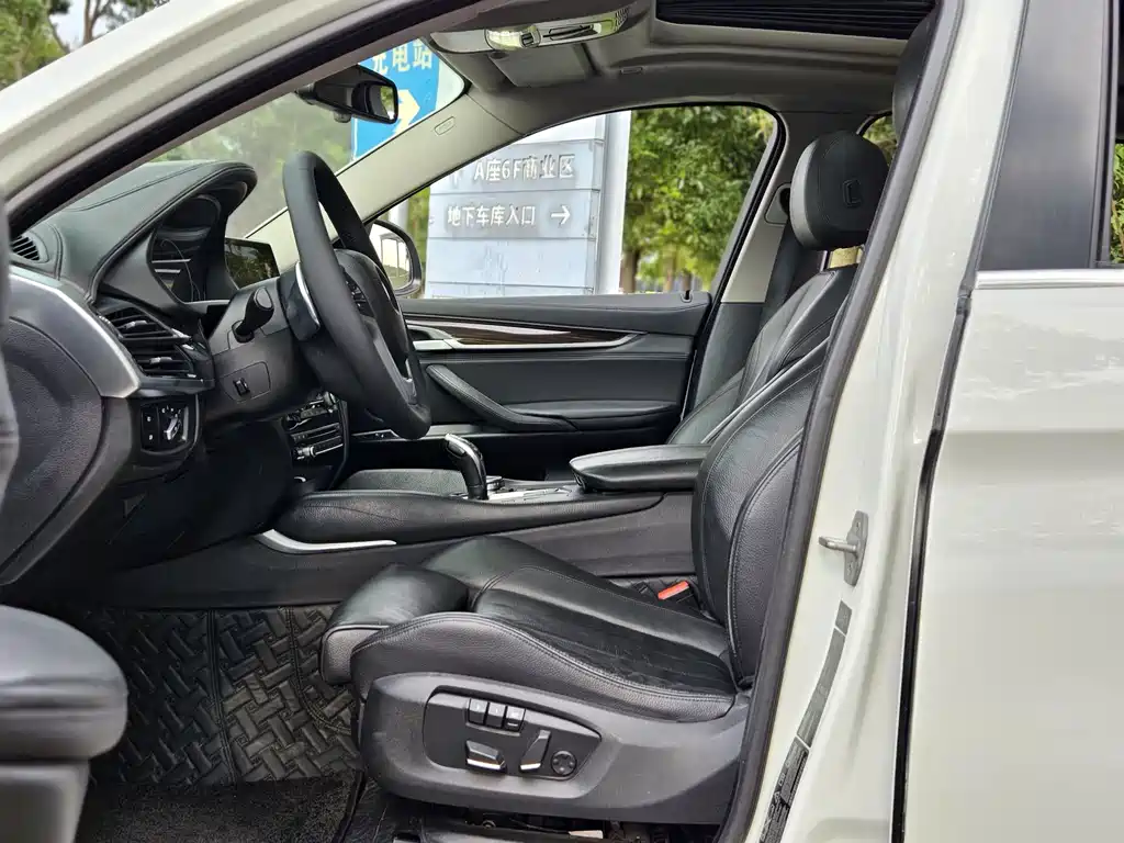 BMW X6 2015 — фото 15