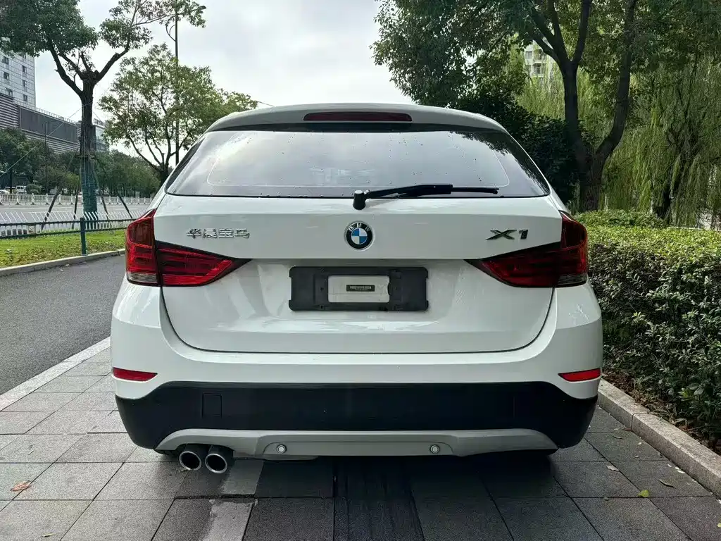 BMW X1 2015 — фото 9