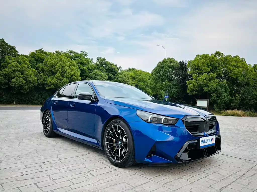 BMW M5 2023