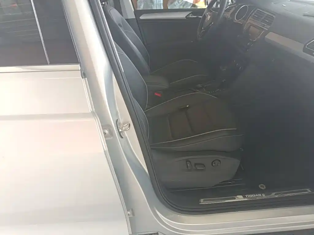 Volkswagen Tiguan L 2018 — фото 25