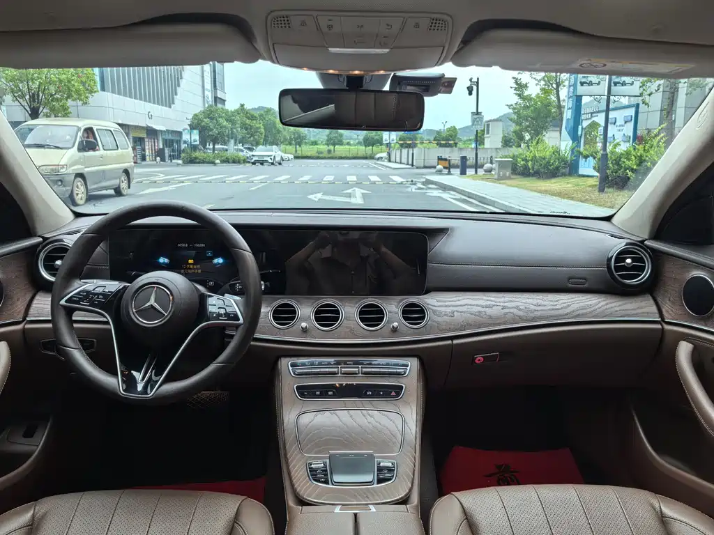 Mercedes-Benz E-Class 2020 — фото 14