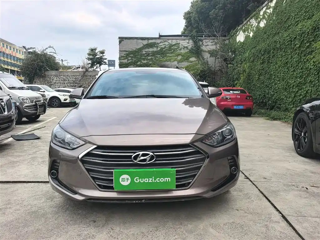 Hyundai Elantra 2018 — фото 7