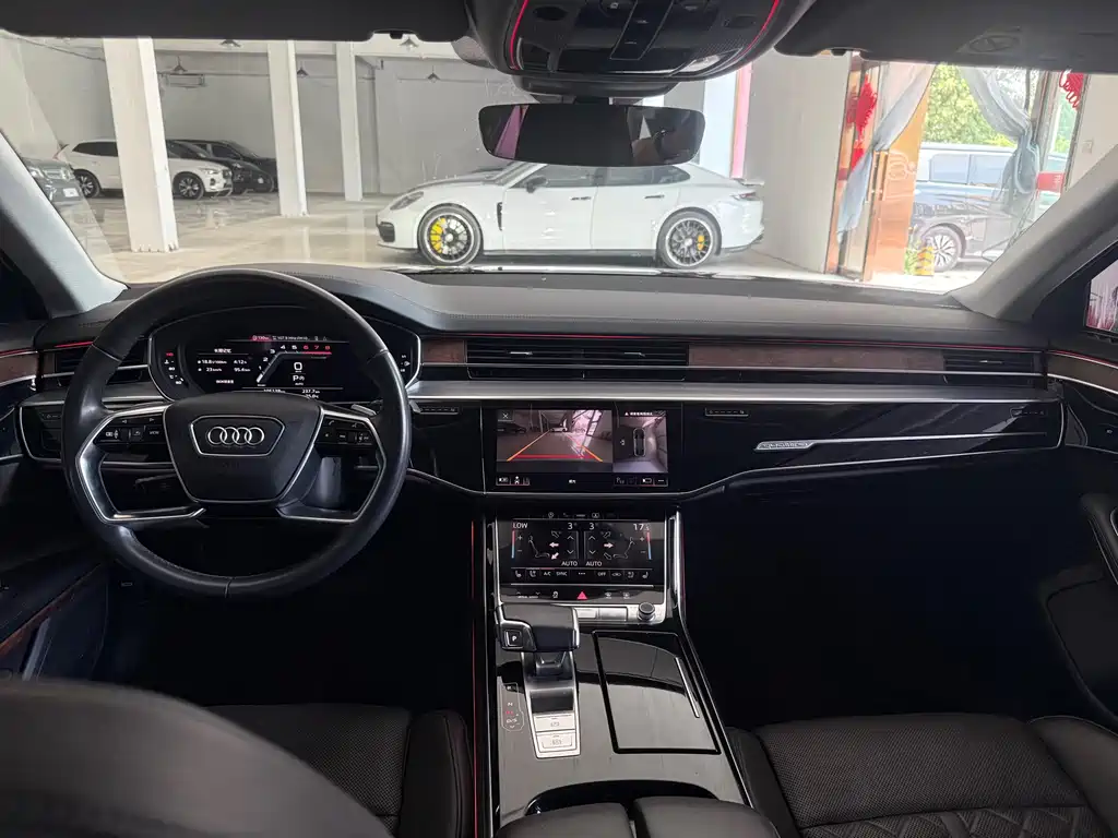 Audi A8 2021 — фото 10