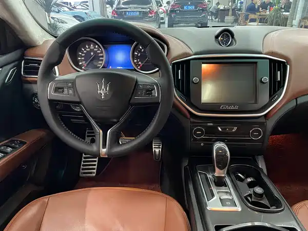 Maserati Ghibli 2015