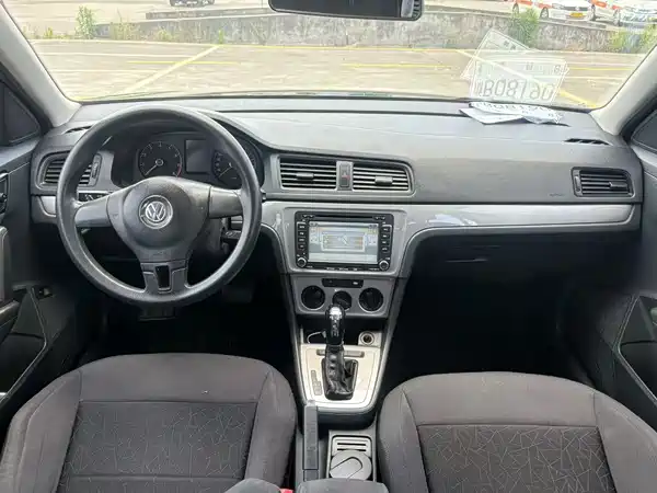 Volkswagen Lavida 2013