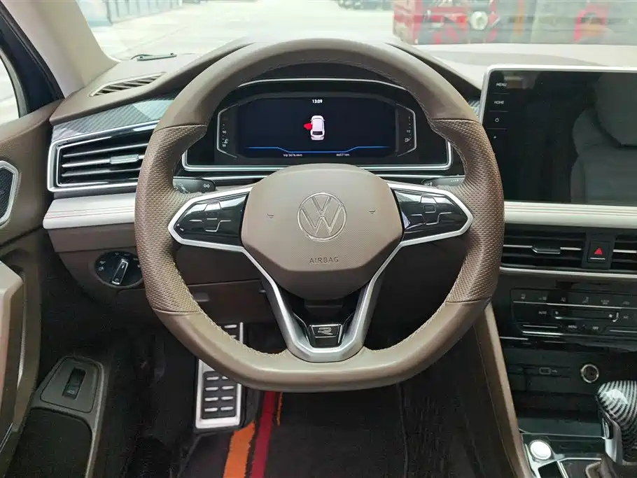 Volkswagen Tiguan L 2022 — фото 14