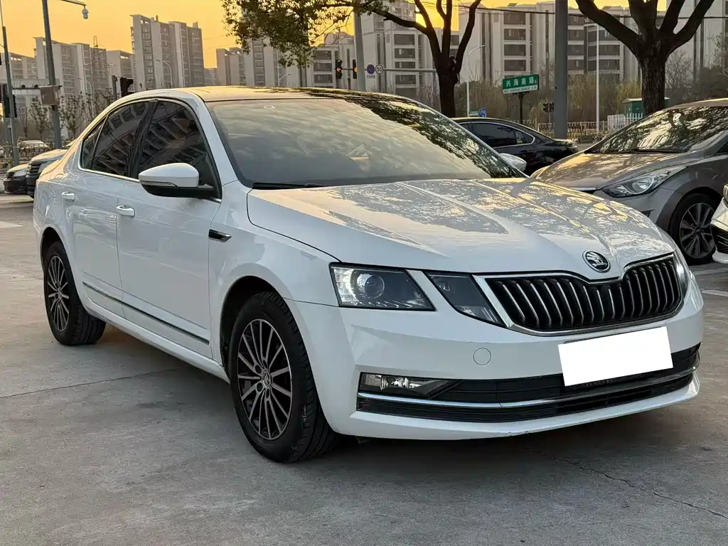 Skoda Octavia 2020 — фото 3
