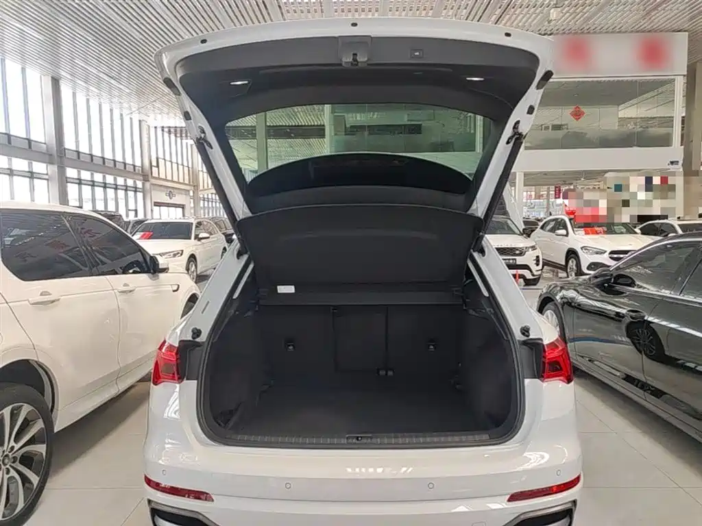 Audi Q3 2020 — фото 19