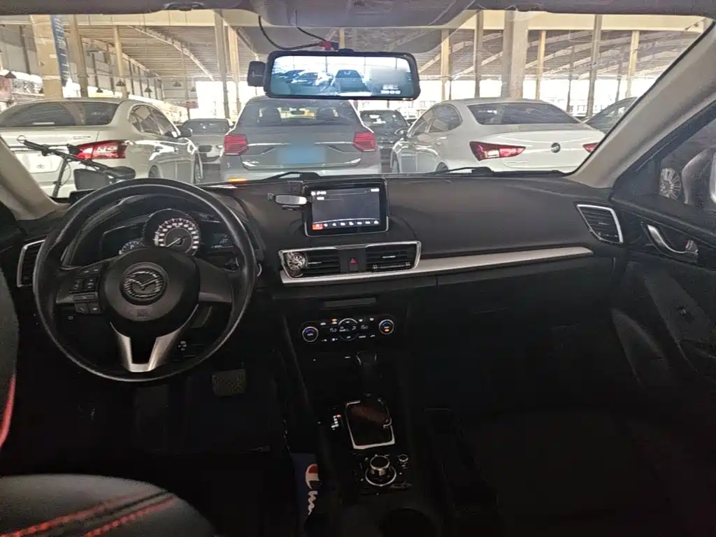 Mazda 3 Axela 2016