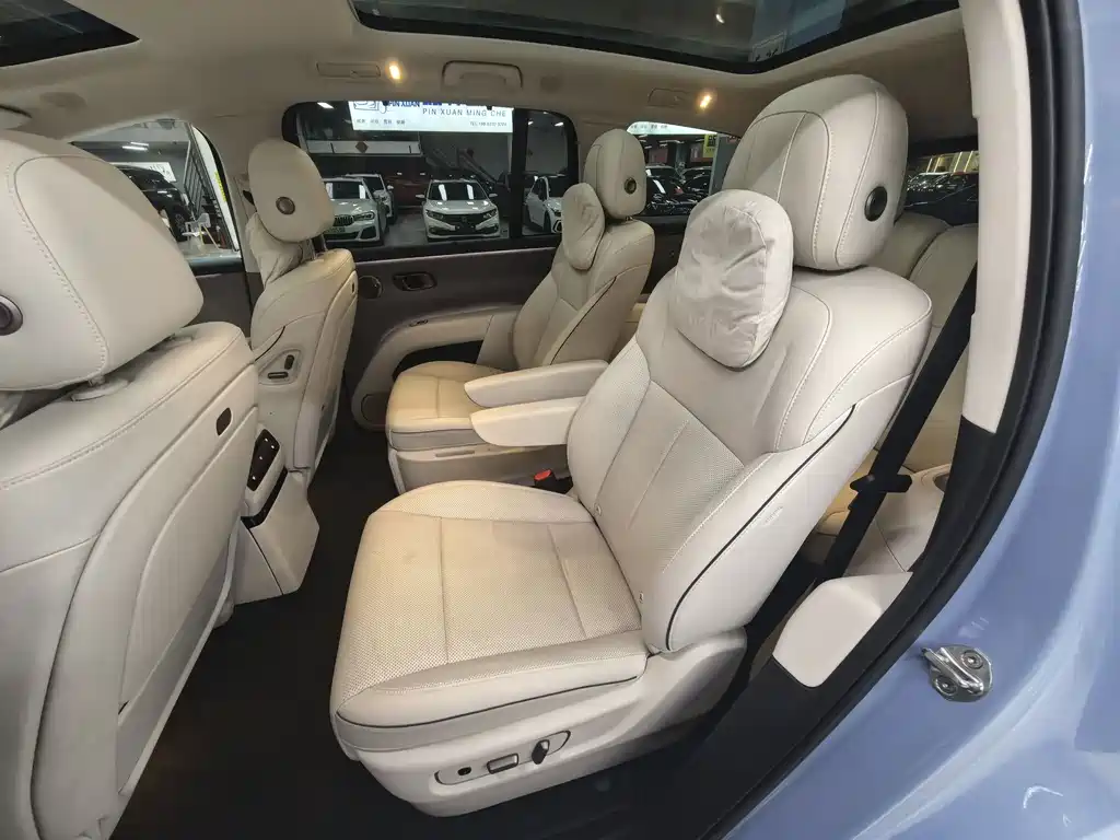 Li Auto i8 2025 — фото 10