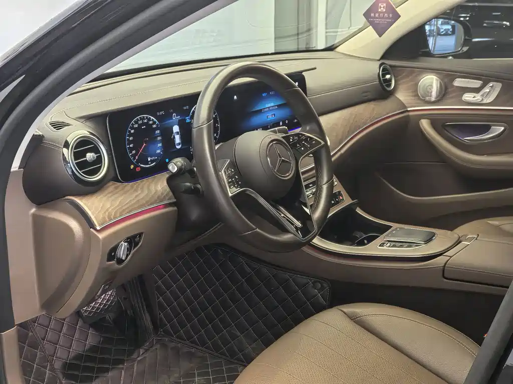Mercedes-Benz E-Class 2022 — фото 12