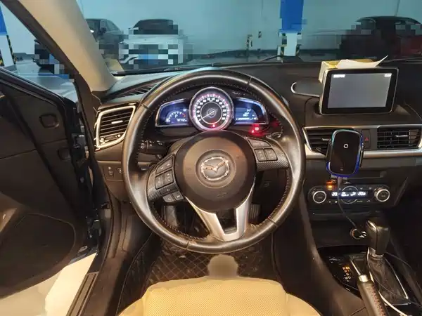 Mazda 3 Axela 2014