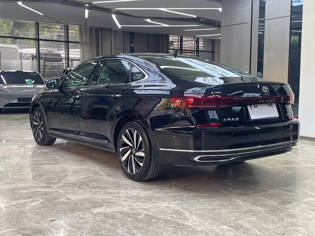 Volkswagen Passat 2025