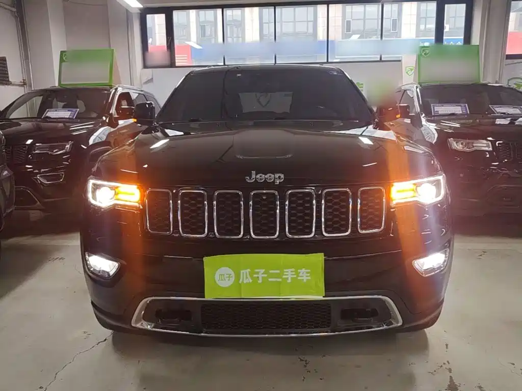 Jeep Grand Cherokee 2021 — фото 3
